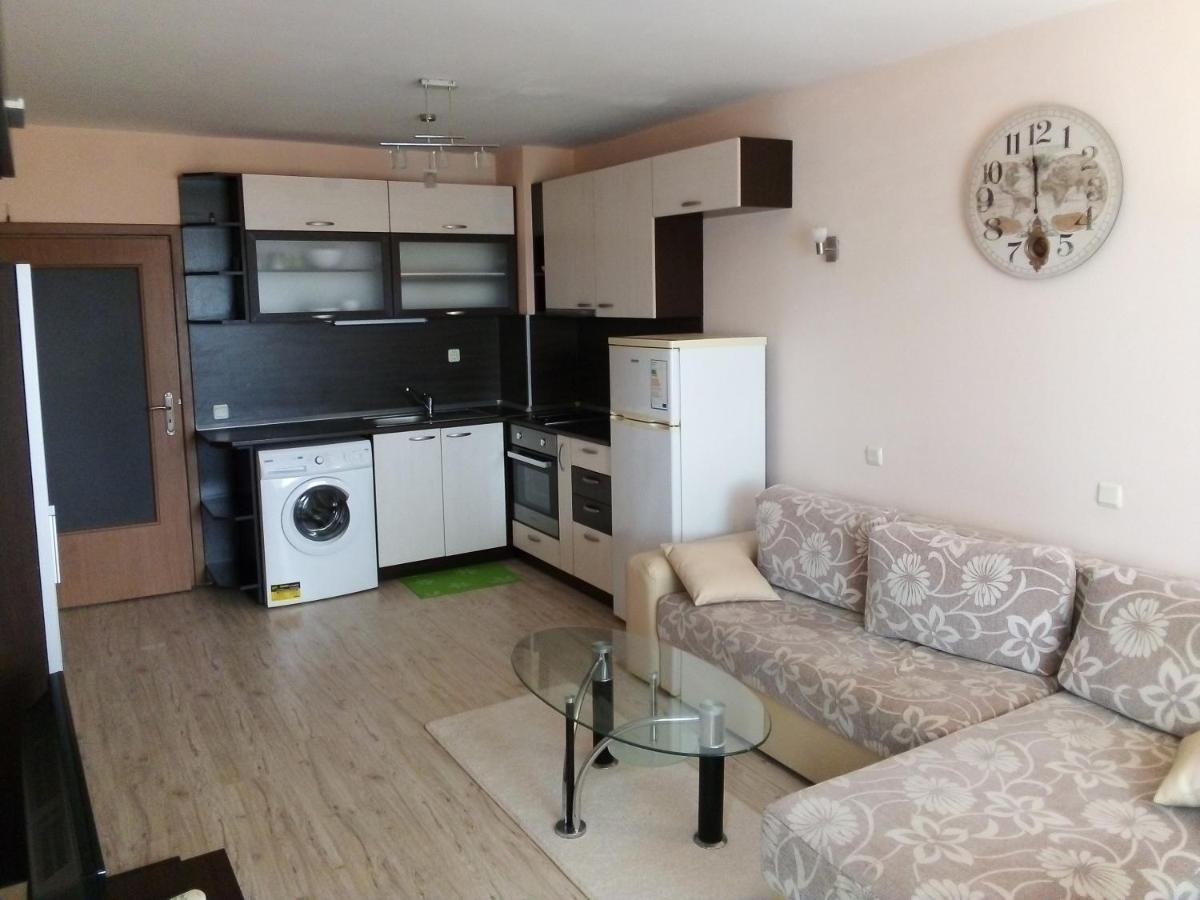 Апартамент Зорница Apartment Burgas City Exterior foto